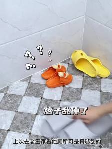Bathroom slipper rack wall mounted perforated free shoe rack wall mounted bathroom storage toilet door rear slipper rack