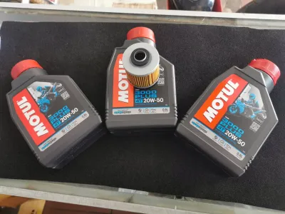 ชุดถ่ายน้ำมันเครื่อง MOTUL 3000 PLUS 20W-50 ( 0.8 L) 3 กระป๋อง ฟรีกรองSR400 SR500 Virago400 Oil change set