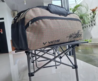 Tas raket pro 4 ruangan dalam 1 tas model ranagsel selempang tenteng bahan super premium waterproof anti air kapasitas 5 raket dengan sepatu kaos team lapisan termo dengan busa 5mm sebagai protection