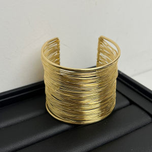 2025 New stylish and versatile European and American fashion trend textured coral-shaped hollow bracelet light luxury and versatile high-end