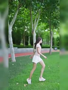 กระโปรงสั้นกีฬาสีขาวฤดูร้อน2025โยคะใหม่ป้องกันแสงออกกําลังกายเทนนิสแบดมินตันร้อยกระโปรง[แพคเกจไปรษณีย์]