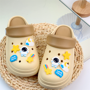 ใหม่ รองเท้าแตะ รองเท้าแตะพื้นหนานุ่ม รองเท้าใส่สบาย เสริมส้น 6 ซม สามารถใส่ได้ทุกโอกาส มีตัวติดการ์ตูนให้เลือกเยอะมาก เป็นงาน DAY แนะนำเผื่อ 1 ไซส์