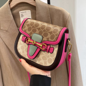 IELGY messenger bag female fashion retro Korean style western style wide shoulder strap color matching saddle bag