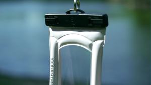 geckobrands Float Phone Dry Bag - Waterproof & Floating Phone Pouch – Fits Most iPhone and Samsung Galaxy Models