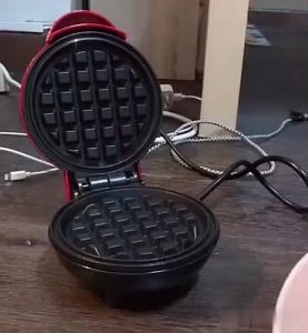 B.S.B Electric Waffles Maker Breakfast Waffle Machine Egg Cake Pan Eggette Machine Mini Waffle Pot