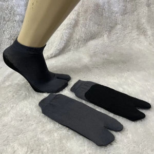 AliMaMa - KAOS KAKI ANKLE HITAM - Kaus Kaki Muslimah Jempol Jari Wanita Pria Perempuan Mata Tumit