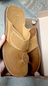 Sandal kulit pria japit jamur kulit