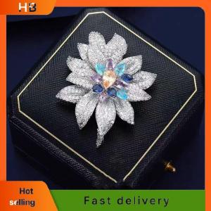 HB Fashion Exquisite Luxury Rhinestone Crystal Flower Brooches For Women Clothing Coat Party Accessries Gifts