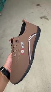 MenS Business Leather Shoes Breathable Soft Sole Casual Shoes Flat Heel Slip-On Loafers Trendy Moccasins