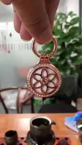 Applicable airtag2locator metal case alloy with rhinestones airtags case