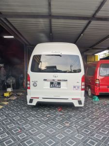 สเกิร์ตท้ายรถตู้ ปี2005-2014 รุ่น KL1 พร้อมไฟเบรค จากJAP