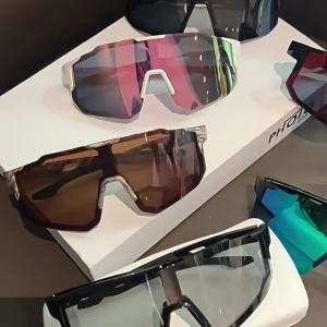 Cycling Sunglasses For Men Women Riding Outdoor Sports Black Frame Water Silver Sunshade Glasses Anti-ultraviolet Bicycle Shades For Men UV400 Protection