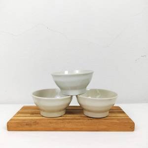 ถ้วย ถ้วยเซรามิค ขนาด 4.5 นิ้ว สี ครีม รุ่น ถ้วยแซน (แพ็ค3ใบ) ถ้วยใส่พริก ถ้วยน้ำจิ้มเซรามิค เข้าไมโครเวฟได้