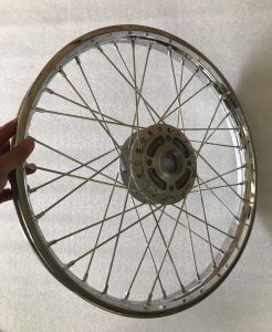 BÁN LẺ 1 CÁI NIỀNG-VÀNH NAN SẮT TRƯỚC BẢN 1.2*17 HOẶC SAU BẢN 1.4*17 CHO TẤT CẢ CÁC DÒNG XE DREAM WAVE FUTURE SYM... ĐỜI CŨ MỚI(1 CÁI)