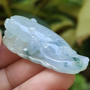 Newly Listed High Quality Three Legs Toad Pendant on Natural Type A Jadeite Jade certificate weighs 17.26 grams measurement 40.6 * 17.3 * 13.5 mm (pendant381)