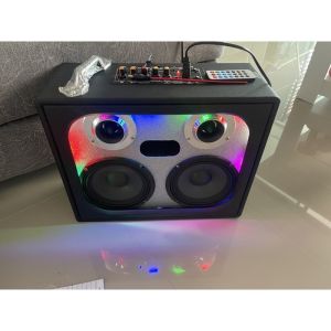 ตู้บลูทูธ คาราโอแกะ ใช้ไฟ12-24v หรือไฟ 220ได้เลย ใช้ดอกลำโพงรถยนต์6.5”2ดอก แหลมโคตรแรง2ดอก กลางเพราะแหลมใสปิ้งเสียงหล่อๆ