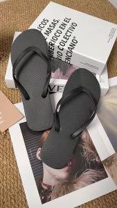 Solid Color WomenS Flip-Flops For Outdoor Wear Black Slip-On Sandals Non-Slip For Bathing Beach And Seaside Trendy Ins Style Slippers
