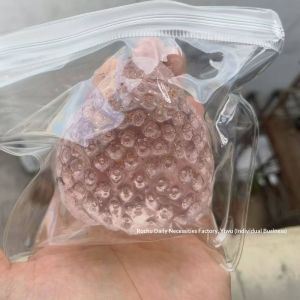 Đồ chơi bóp dẻo hình dâu tây lấp lánh cảm giác mềm mịn giúp giảm căng thẳng và giải trí