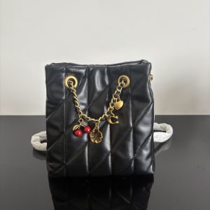 Hot Sale！！2026 New Original Classic Official Store Cross Body Bag for Women Premium Quality Womens Diamond Grid Chain EVELYN 15 Small Shoulder Crossbody Bag CES62