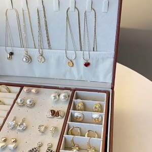 เพทายต่างหูระย้าเนื้อผิวเรียบหรูเพื่อเพิ่มแฟชั่นสำหรับผู้หญิงให้ลุคที่ดูทันสมัย