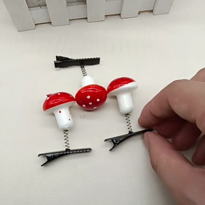 Delicate Mushroom Hair Clip Fashion Lovely Hair Adornment Spring Barrettes Hair Styling Tool Ornaments