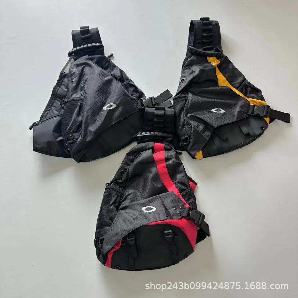 Oakley discount chest bag