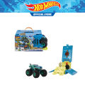 Hot Wheels Monster Trucks 1:24 Mega-Wrex Oversized Crash Cage, Transforms Into Stunting Area, with 1 Oversized Mega Wrex, 4 Crushable Accessories. 