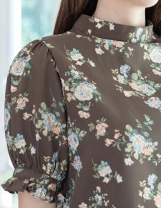 Narinari : MT0732 Floral Band Collar Puff Sleeve Blouse เสื้อทำงาน