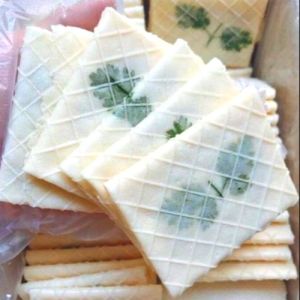 Bánh quế kẹp ngò rí nhân đậu phộng thơm ngon gói 450g