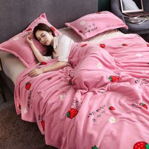 Selimut Bulu Halus Dewasa Ukuran 150x200 Motif Strawberry Pink Cantik Terlaris Murah Berkualitas