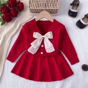 ชุดคริสต์มาสสีแดงสำหรับเด็กผู้หญิง แบรนด์ Bear Leader เสื้อสเวตเตอร์คาร์ดิแกนคอวีผูกโบว์ + กระโปรงพลีท ชุดเสื้อผ้า 2 ชิ้น สีพื้น สำหรับเด็กอายุ 3-7 ปี