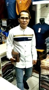 Toko Denim Exsposito: Koleksi Kemeja Pria Terlaris