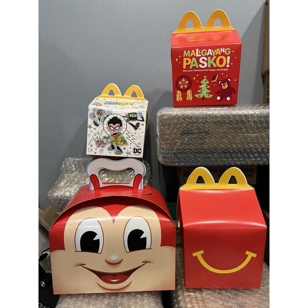 2024 Jollibee Toys and Mcdonalds Toy (Jollibee Kiddie Meal Box and ...