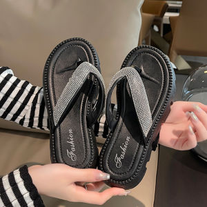 QLshop มาใหม่พร้อมส่ง รองเท้าแตะแฟชั่น ทรงเสริมส้นแบบหูหนีบ มันเก๋จนต้องอดใจไม่อยู่แน่นอน งานสวยจึ้งมีพร้อมส่งถึง 3 สี ชอบแบบไหนก็จัดเข้ามาโลดดด