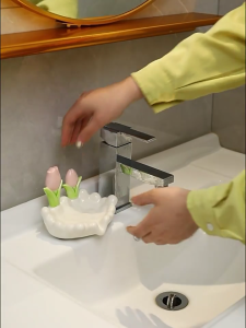 Creative Ceramic Soap Holder Container Flower Shape Toilet Soap Dish Tray Drain WaterBoxes Washroom Bathroom Access