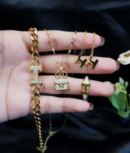 Set Perhiasan Wanita Gold Motif H Terbaru Anti Karat Xds87