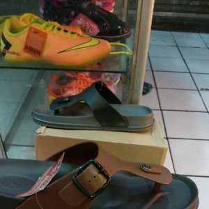 sendal jepit new era .