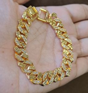 Gelang Rantai Klasik Emas 22K dengan Kristal Quartz Elegan