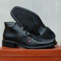 Sepatu pantofel boot pria, Reycado. 