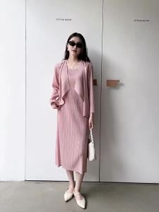 1153 Summer Miyake Pleated Comfortable Commuter Sleeveless Dress One Size (45-75kg)