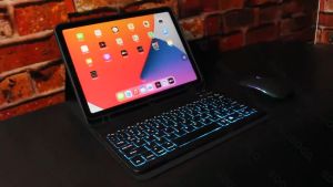 Gradient RGB Bluetooth Keyboard White & Black Color Illuminated Keys Multi-Device Connect