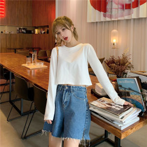 Tsion ☄️🌈 โอ้โห้รับบทสาวสดใสแบบด้วยเสื้อคอกลมแขนยาว สีคือมีให้เลืกเยอะม๊วกกกก ใส่คู่กับกระโปรงหรือกางเกงก็โดดเด่นนะ✨