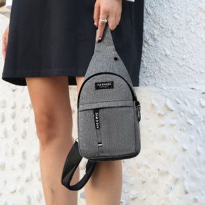 QXshop มาแรงมาก กระเป๋าแฟชั่นคาดอก รุ่นนี้สีสวยมาก สะพายทำงานคือสะดวก ใส่ของได้เยอะ มีทั้ง 3 สี ช่องเก็บของมีหลายช่อง ทรงสวย สะพายแบบเท่ห์ๆ ราคาดีมาก รีบจัด