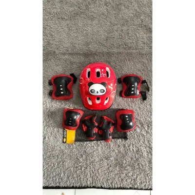 Cipcip Shop Paket Helm + Deker Sepatu Roda Anak Gambar karakter / Skater inline Basic Protector untuk anak-anak