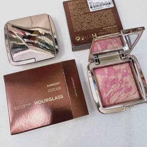 บรัชออน Hourglass Ambient Lighting Blush