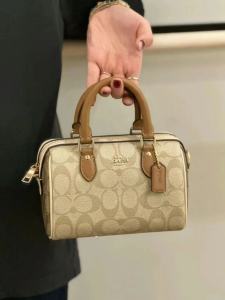 High-end Kou c Jiachi Vintage MonogramBoston Womens Bag Fashionable Shoulder Crossbody Handbag Classic Pillow Bag
