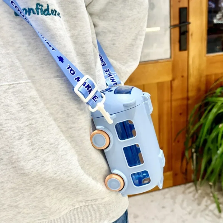 450ML%20Kids%20Panda%20Bus%20Water%20Bottle%20Toy%20Car%20with%20Shoulder%20Strap%20and%20Straw%20Children%20Water%20Jug%20Detachable%20-%20Image%203