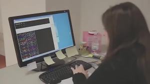 ชุดฝึกซ้อมใหม่ 2025 ชุด UFC กางเกงมวยผู้ชายรัดรูปแห้งเร็ว กางเกงขาสั้นมวยไทยแขนสั้นสำหรับการต่อสู้ในยิม