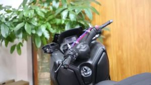 Magnetic Screws & CNC Aluminum Oil Dipstick Cover for Yamaha XMAX 300 NMAX 155