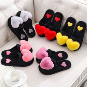 GOOTRADES ป้องกันการลื่น รองเท้าแตะนุ่มรูปหัวใจ หนาขึ้น ผ้ากำมะหยี่กำมะหยี่ รองเท้าแตะผู้หญิงรองเท้าแตะ การเย็บปะติดปะต่อกัน ชุดอยู่บ้าน รองเท้าแตะผ้ากำมะหยี่อบอุ่น ฤดูหนาว/ฤดูใบไม้ร่วง